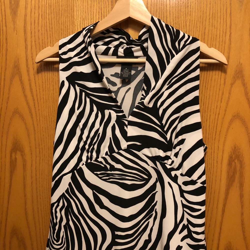 Black and white Rafaella sleeveless women’s M top